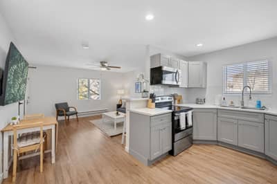 904 E 5th · Apartment 3 — photo 4