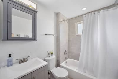 904 E 5th · Apartment 4 — photo 5